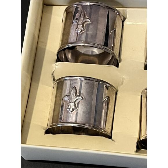 Pottery Barn Hotel Napkin Rings Set of 4 Fleur De Lis Silver Dinnerware - Picture 5 of 5